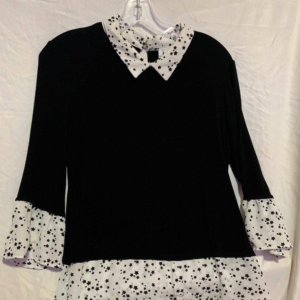 ELLE Collared Black Long Sleeve w/ Star Pattern - Size Medium